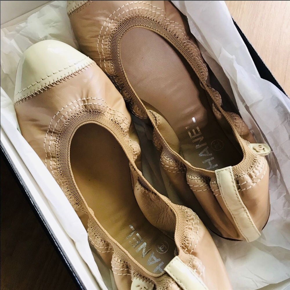 CHANEL Authentic NWT Ballet Flats